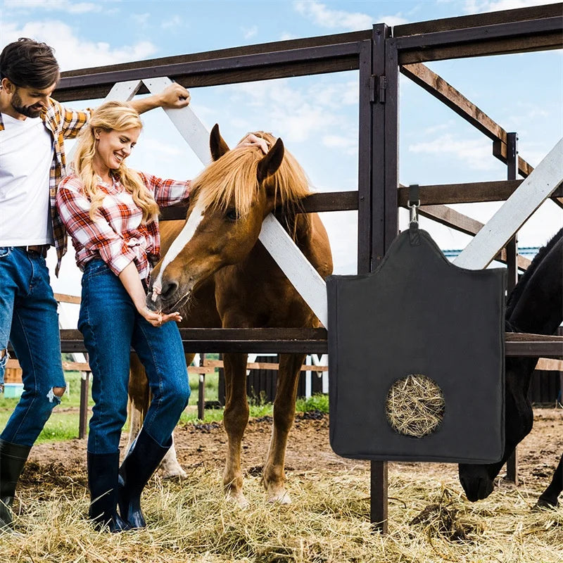 Equestrian 2024 hooinet voor paarden, verstevigde nylon onderkant met riemen, duurzaam PVC, elegante stiksels