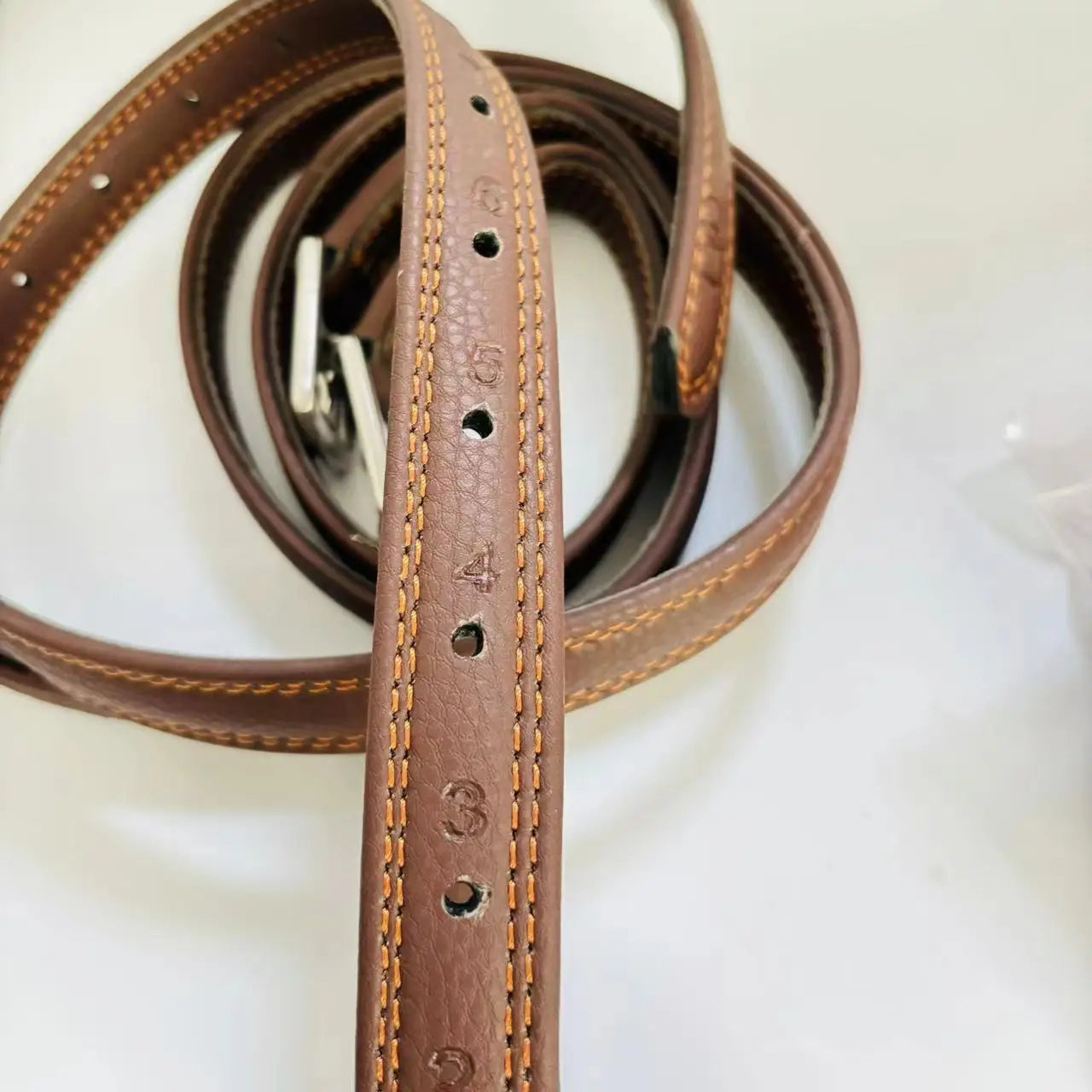 étriviéres en cuir synthétique – Attaches acier inoxydable