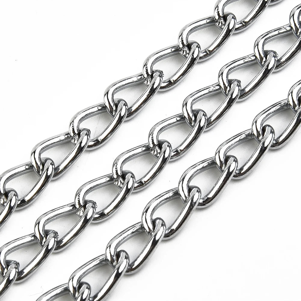 Laisse en métal avec poignée en cuir pour chien – Contrôle ferme et confort (120 cm)